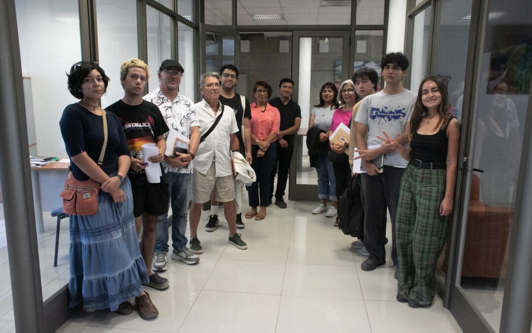 A sala llena: Exitoso debut del Taller de Escritura Creativa en la Sala de Cámara