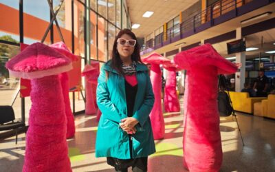 Inauguran muestra inmersiva que invita a descubrir un universo invisible en el Hall municipal